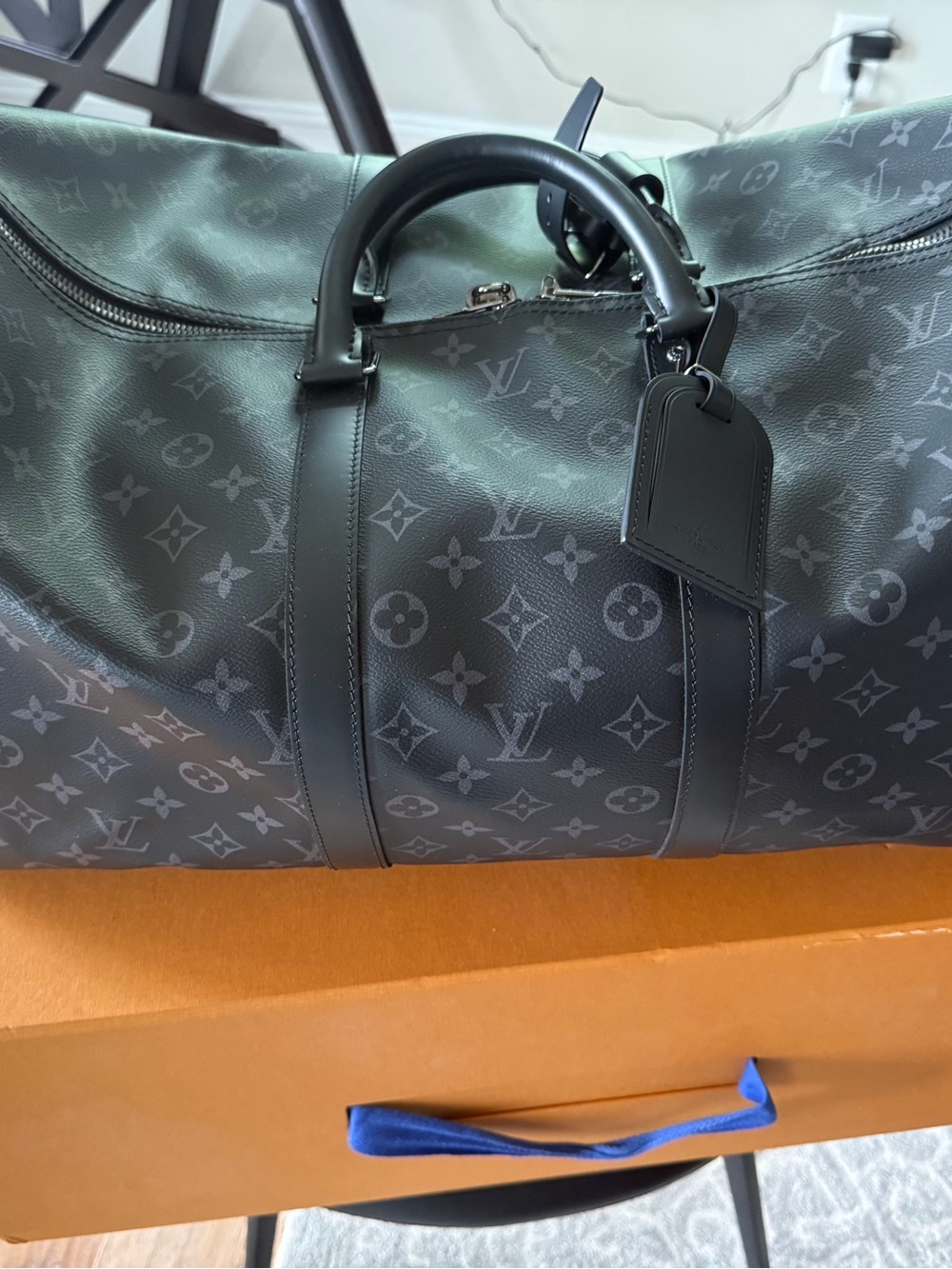Louis Vuitton KEEPALL BANDOULIÈRE 55
MONOGRAM ECLIPSE REVERSE